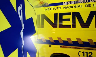 Dois feridos graves em choque frontal em Oliveira do Hospital