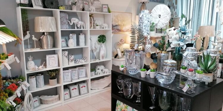 Jovem empreendedor abre loja “Flamingos Decor” na  cidade de Oliveira do Hospital