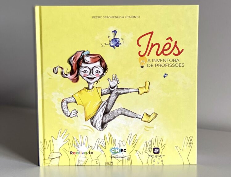 Inês, a mascote da região de Coimbra que incentiva os jovens à leitura Inês, a mascote da região de Coimbra que incentiva os jovens à leitura