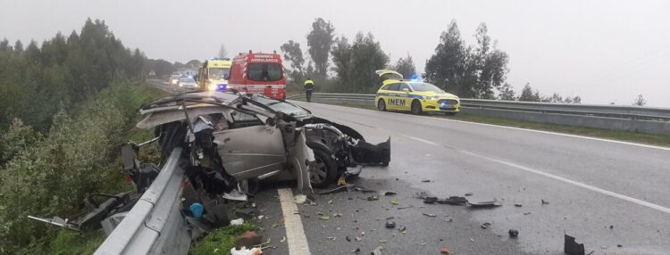 Acidente na EN17 provoca um morto e um ferido