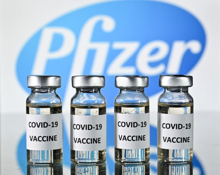 Já chegaram a Portugal e a Coimbra, as primeiras 9.750 doses de vacinas contra a Covid-19 desenvolvida pela Pfizer-BioNTech.