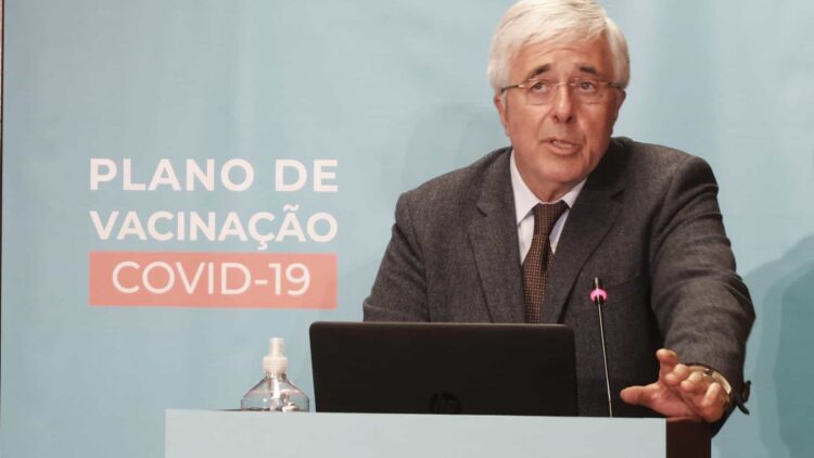 Demitiu-se o coordenador da “Task Force” da vacinação Bombeiros e políticos podem integrar grupo dos prioritários a vacinar