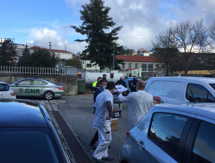 Covid-19: Vacinas chegaram hoje ao Centro de Saúde de Oliveira do Hospital para vacinação em Lares