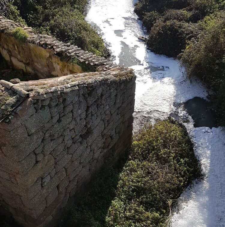 Freguesia de Meruge denuncia “descarga ilegal” no rio Cobral