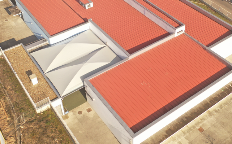 Município de Arganil instala nova cobertura e renova cobertura no Centro Escolar de S. Martinho da Cortiça