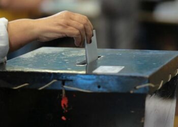 Pais preocupados com eleições na escola. Alexandrino assegura que os espaços vão ser desinfetados