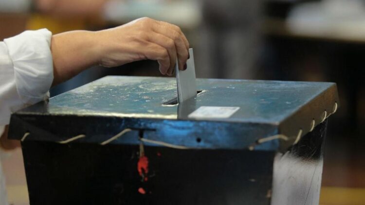 Pais preocupados com eleições na escola. Alexandrino assegura que os espaços vão ser desinfetados