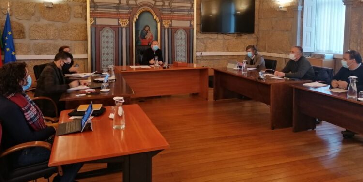 Covid-19: Alexandrino garante que números divulgados pela Câmara são os mais próximos da realidade