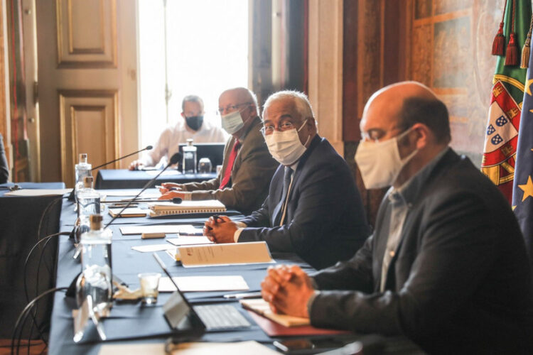 Ministros reúnem-se para aprovar plano de desconfinamento gradual