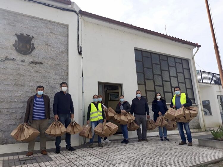 Voluntários distribuíram mais de seis mil kits de proteção em Nelas