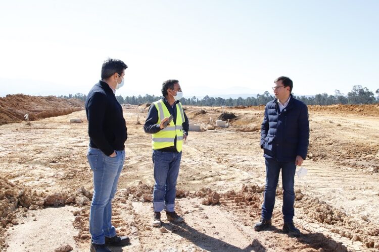 Luís Paulo Costa acompanha trabalhos de ampliação da Zona Industrial da Relvinha