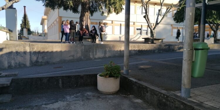 Cerca de 1100 alunos regressaram ao ensino presencial em Oliveira do Hospital