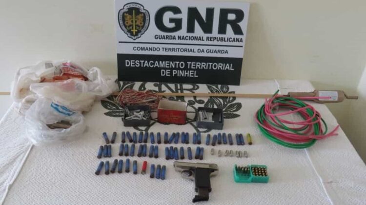GNR deteve homem por posse de explosivos e arma proibida em Pinhel