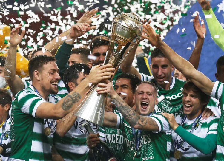 Sporting sagrou-se campeão nacional. Desacatos no Marquês ‘mancharam’ festa ‘verde e branca’
