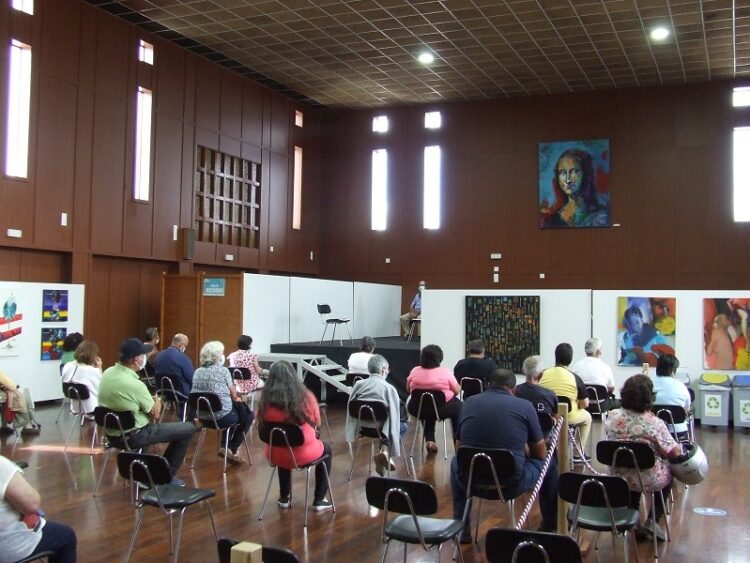 Exposição “A Arte e a Vida. Reflexões” no Centro de Vacinação de Oliveira do Hospital