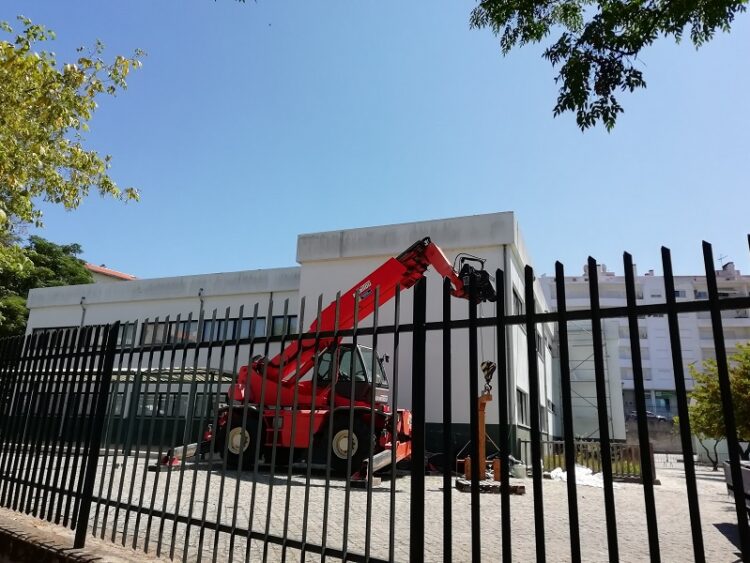 Câmara Municipal substitui coberturas na Escola 1.º CEB de Oliveira do Hospital