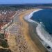 Menina de nove anos morre afogada na praia da Nazaré