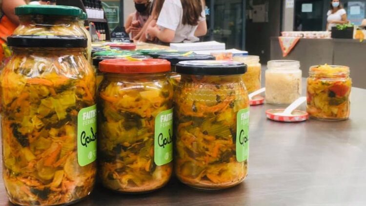 Mostra Da Nossa Terra com novos produtos em banca Mostra Da Nossa Terra com novos produtos em banca