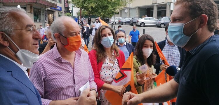 Rui Rio confiante na vitória em Oliveira do Hospital “pela dinâmica que existe e pelo desprezo a que o governo PS” tem votado o concelho