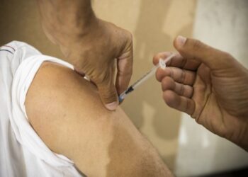 Gouveia: “Alegada falha na cadeia de frio” obriga a suspensão da vacinação