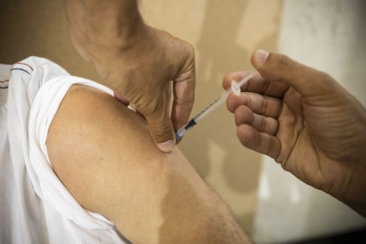 Gouveia: “Alegada falha na cadeia de frio” obriga a suspensão da vacinação