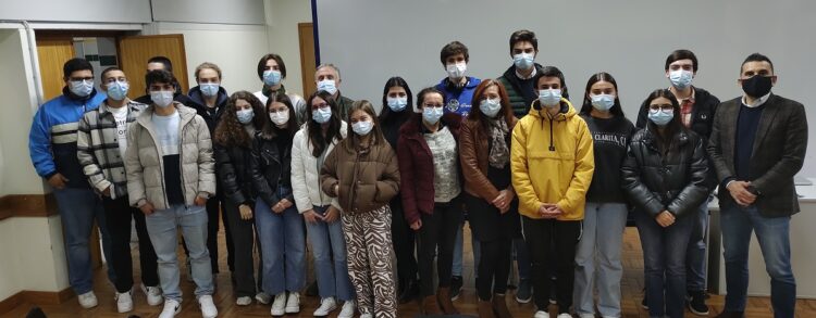 Nova Associação de Estudantes do AEOH pretende “unir estudantes” e “aumentar o sucesso escolar”