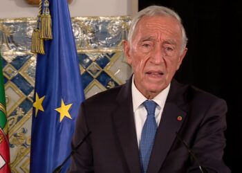 Presidente dissolve Parlamento e marca eleições para 30 de janeiro