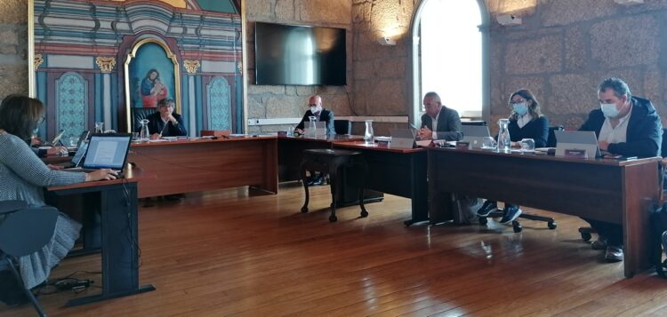 Oposição contesta competência delegada a Rolo de autorização de despesa até 748 mil Euros