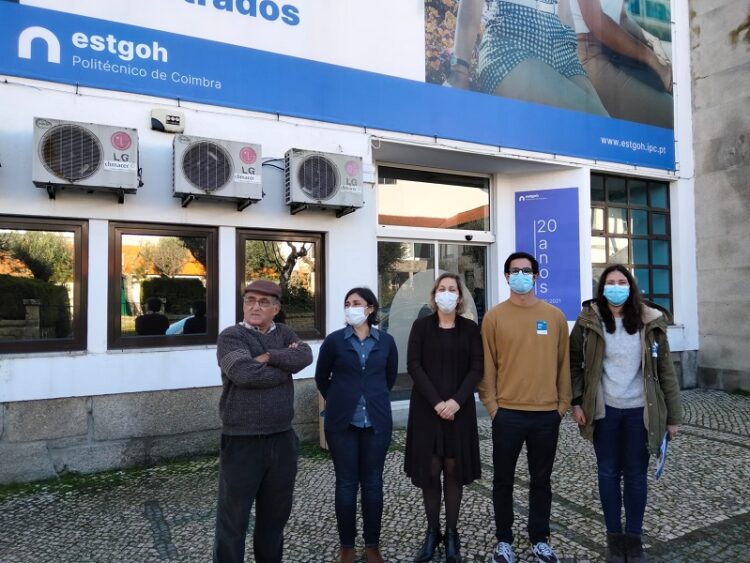 Candidatos pela CDU visitaram feira mensal e ESTGOH