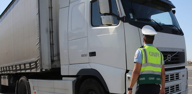 GNR fiscaliza veículos pesados de mercadorias e passageiros até 10 de abril