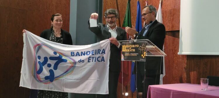 Município de Oliveira do Hospital distinguido com a Bandeira da Ética e o Cartão Branco