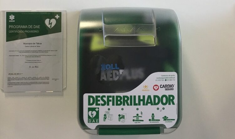 Tábua implementa desfibrilhadores automáticos nas Instalações Desportivas