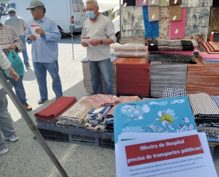PCP partilhou preocupações na Feira de Oliveira do Hospital