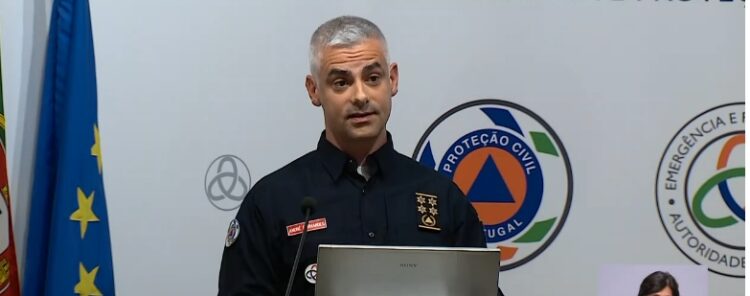 Três fogos ativos em Ourém, Guarda e Carrazeda de Ansiães