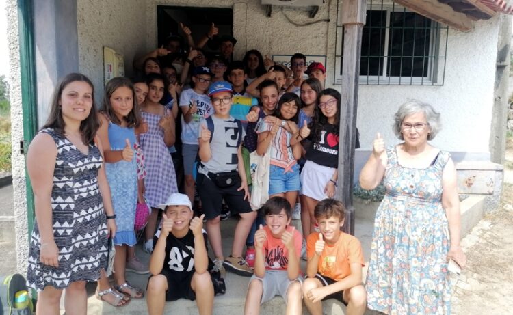 Jovens de ATL da Cáritas Diocesana visitaram a Rádio Boa Nova