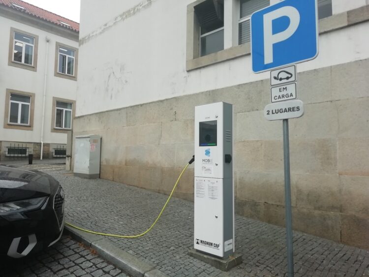 Município de Oliveira do Hospital investe 694 mil euros na aquisição de autocarros elétricos