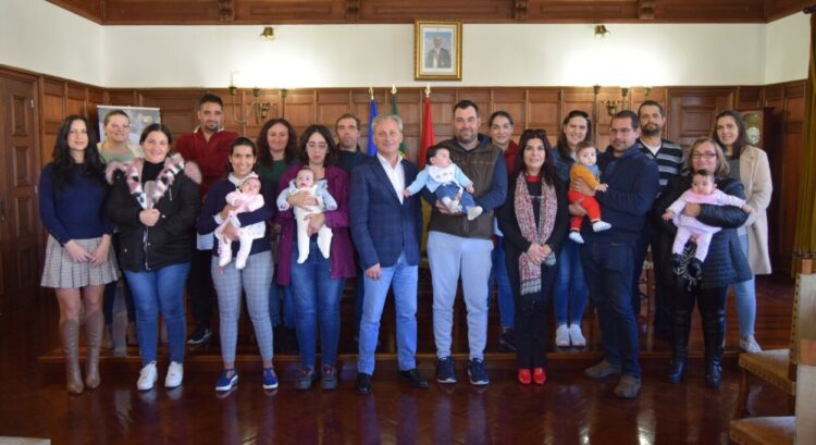Câmara Municipal de Figueira de Castelo Rodrigo atribui apoios à natalidade