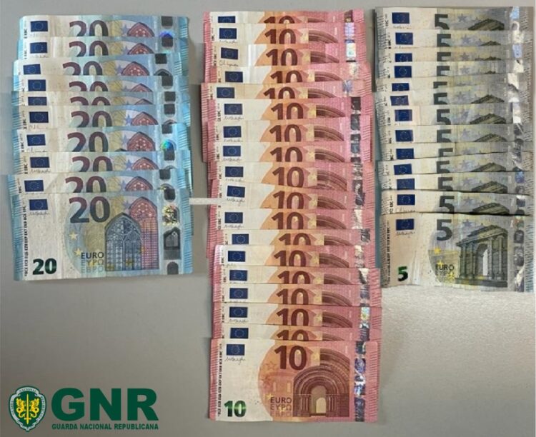 Cantanhede: Dois detidos em flagrante por furto em estabelecimento