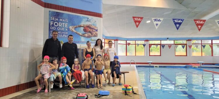 Programa Municipal de Adaptação ao Meio Aquático arrancou em Oliveira do Hospital para alunos do pré-escolar da rede de escolas públicas