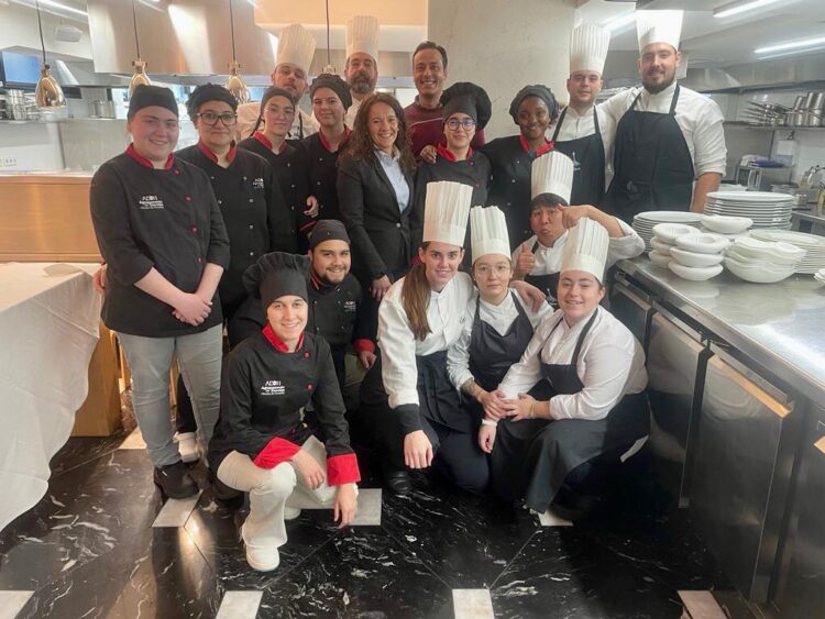 AEOH: Alunos de Cozinha/Pastelaria fazem formação em restaurante com estrela Michelin em Madrid