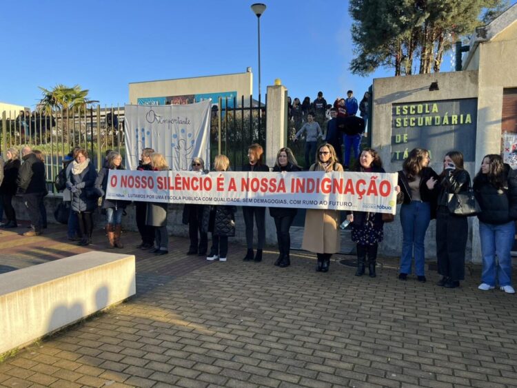 Docentes do Agrupamento de Escolas de Tábua fazem greve