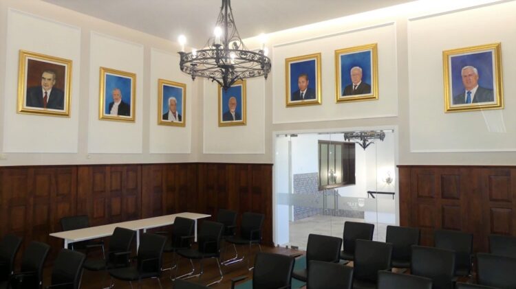 Salão Nobre dos Paços do Município de Tábua foi requalificado. Espaço faz homenagem a antigos autarcas