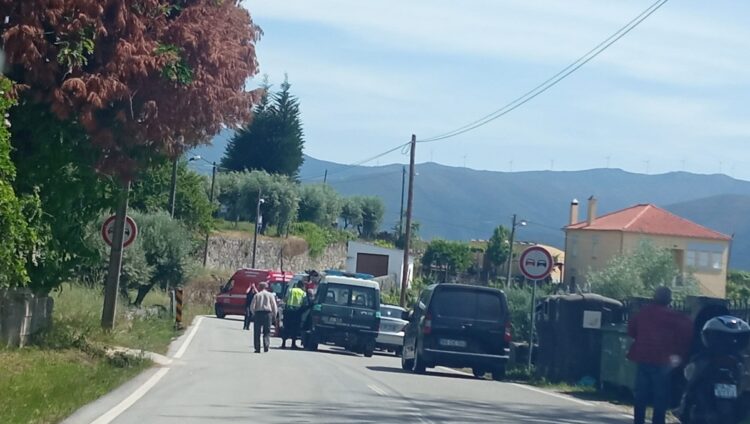 Colisão em Vila Pouca da Beira provoca um ferido grave e dois ligeiros