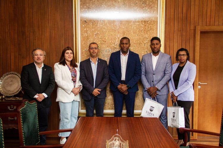 Autarcas do Município do Sal visitam Tábua