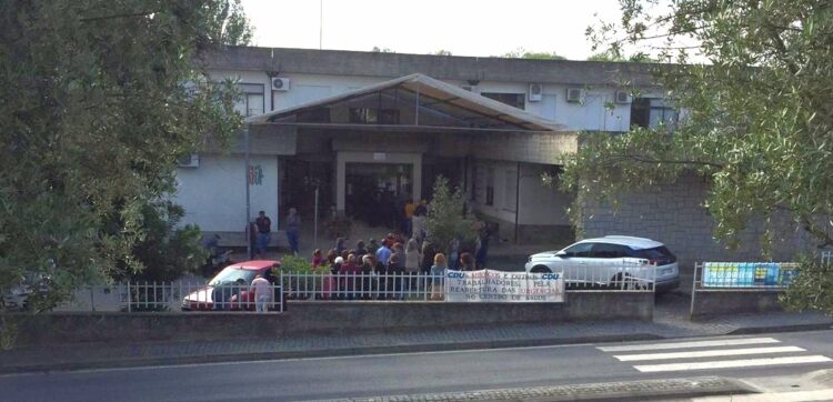 Procura por consulta causou o caos no Centro de Saúde de Oliveira do Hospital