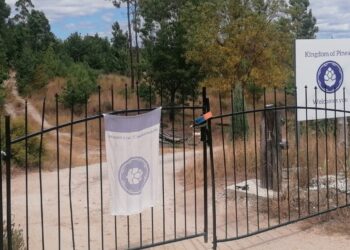 PJ realizou hoje mega operação no “Reino do Pineal”. Bebé terá sido levado para ser registado, mas deverá regressar à seita com o pai