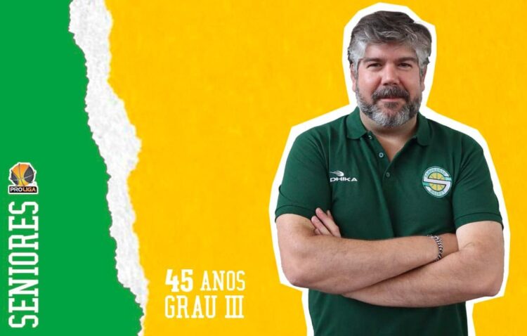 Cláudio Figueiredo mantém-se como treinador do Sampaense. Conheça alguns nomes do novo plantel