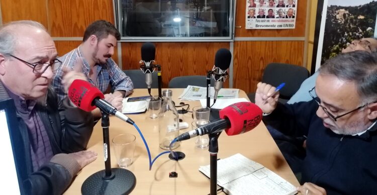 Vice-Versa debate crise política: Oposição acusa PS de ser um “antro de corrupção” e PS relembra “caso dos submarinos”