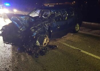 Mulher despistou-se contra camião estacionado em Góis