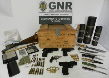 Homem detido em Oliveira do Hospital na posse de armas proibidas e susbtâncias psicotrópicas